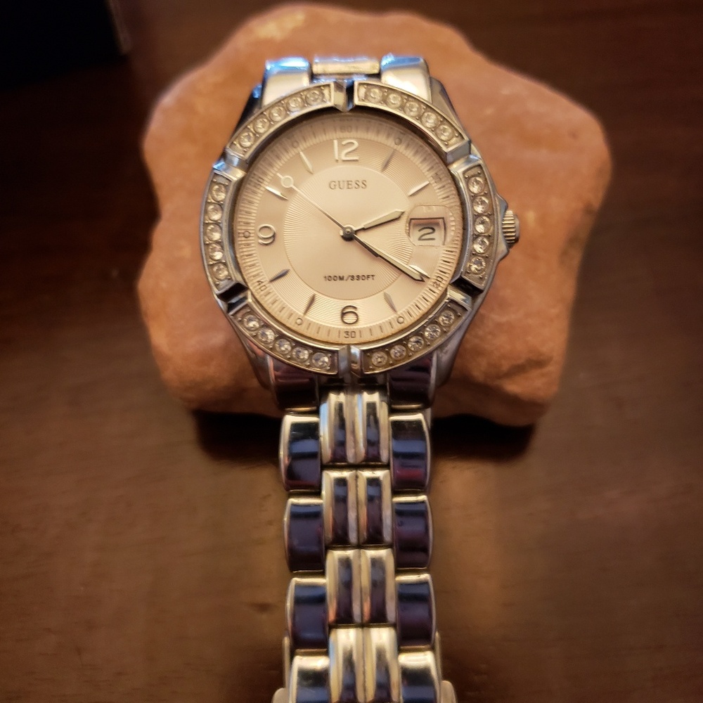 GUESS WOMEN WATCH